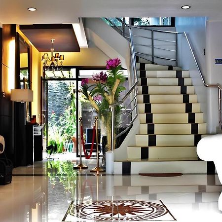 Peridot Suites Davao Экстерьер фото