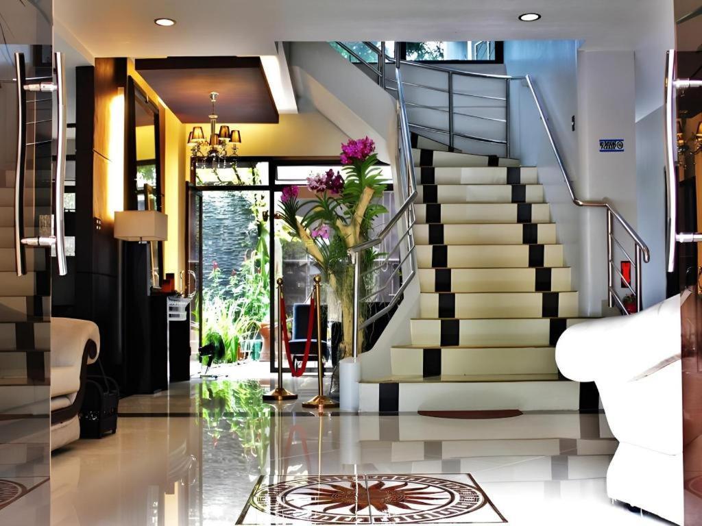 Peridot Suites Davao Экстерьер фото