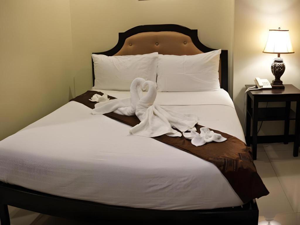 Peridot Suites Davao Экстерьер фото