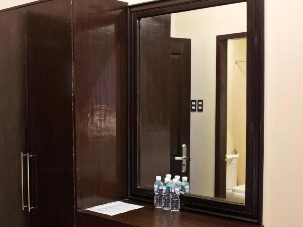 Peridot Suites Davao Экстерьер фото