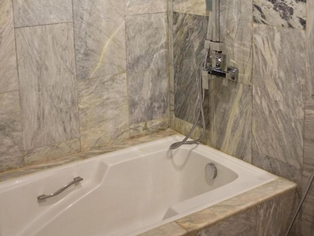Peridot Suites Davao Экстерьер фото