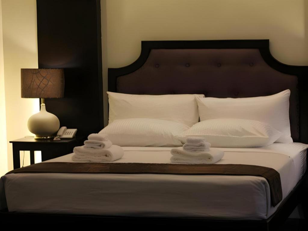 Peridot Suites Davao Экстерьер фото
