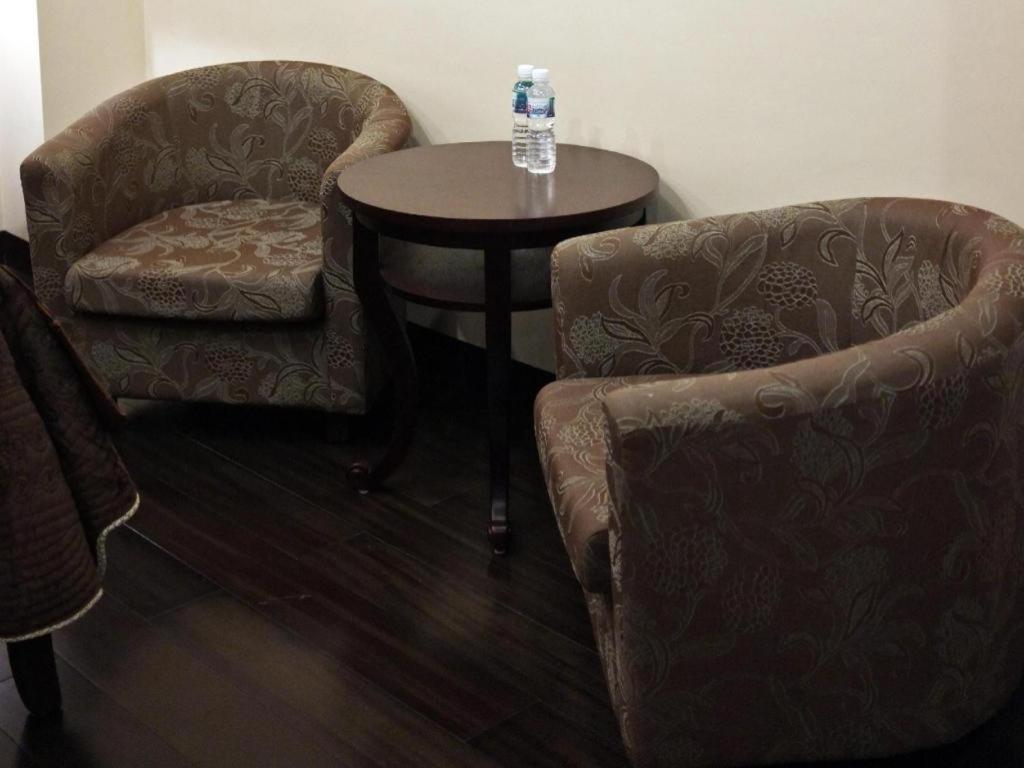 Peridot Suites Davao Экстерьер фото